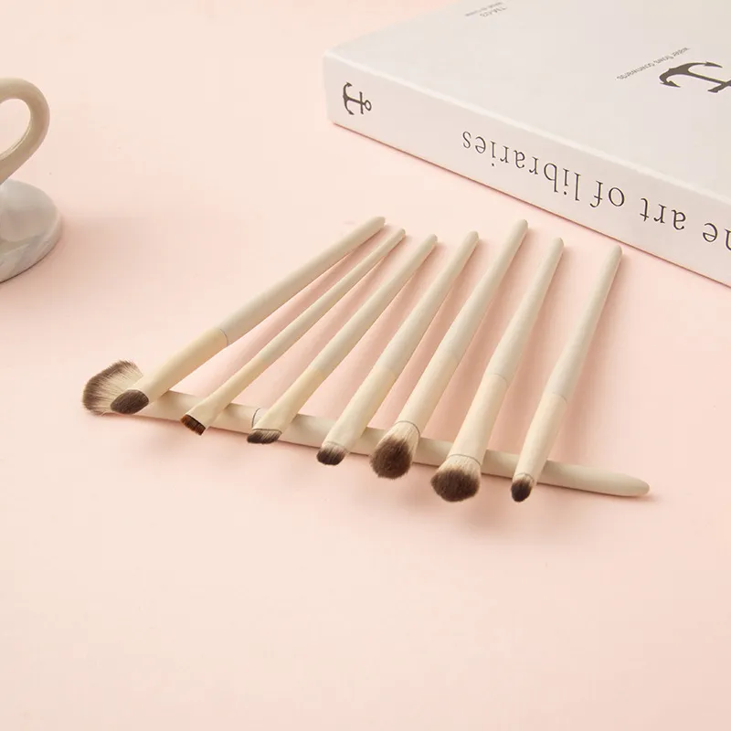 8-Pcs Eye Makeup Brush Set with Case – Soft Bristles, High-Quality Eyeshadow & Blending Brush Kit - 图片 5